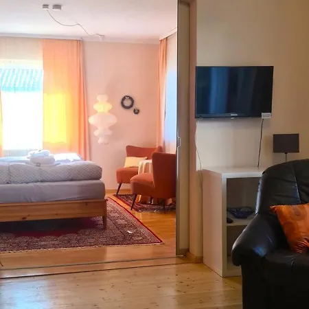 Vintage-neu Teilrenoviert Apartment *